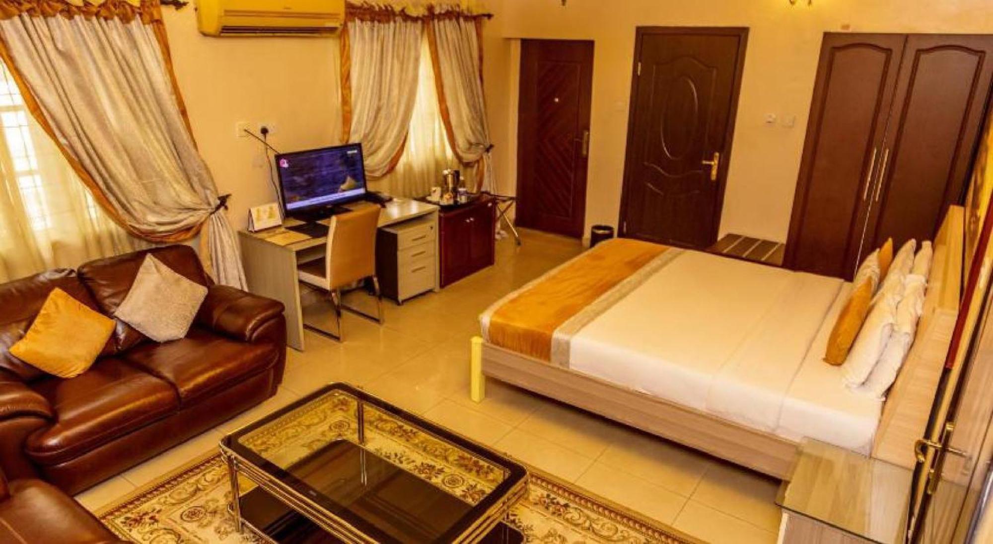 Room In Lodge - Apartment Royale Hotel-3 Bd Apartment Ikeja Dış mekan fotoğraf